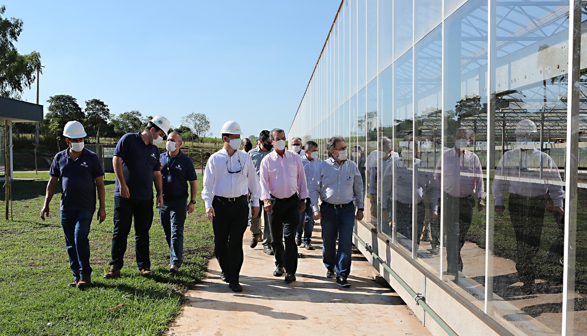 Prefeito visita secador de lodo e obras da ETA 4  da GS Inima SAMAR